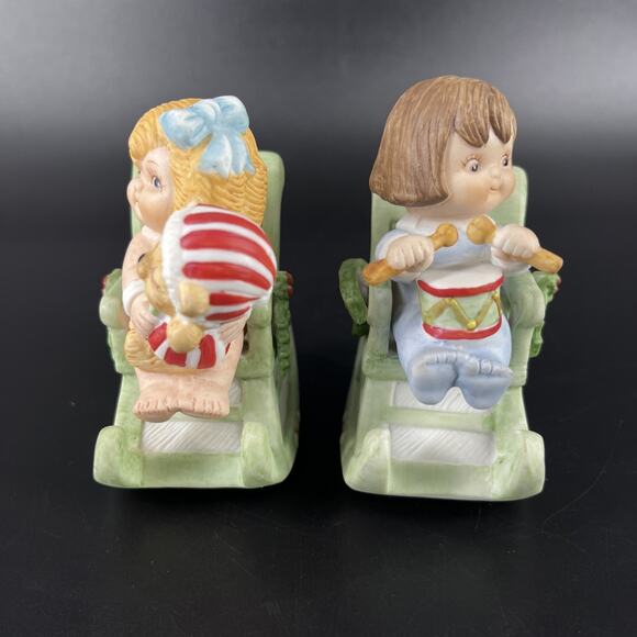 House of Global Art Figurines Dolly Dingle & Billy Bumps Christmas Rocking Chair - Picture 5 of 11